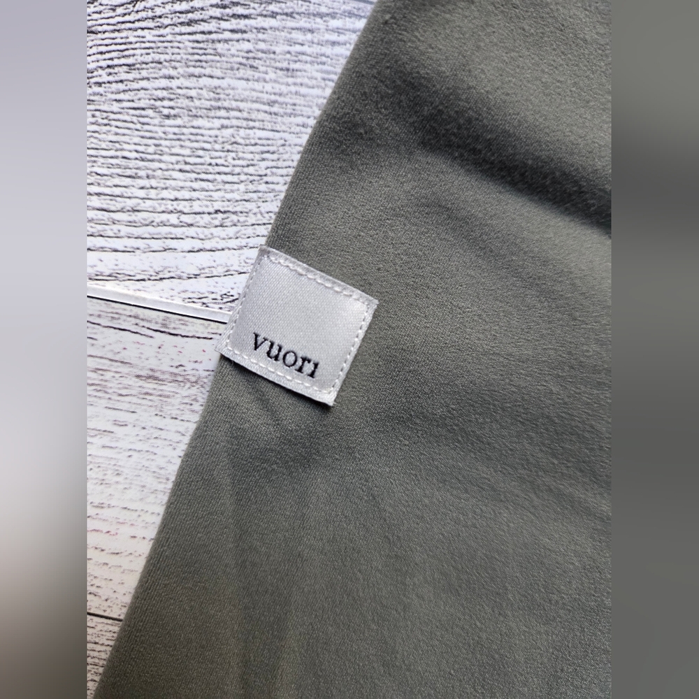 Vuori All The Feels Sage Green Leggings - Picture 6 of 6